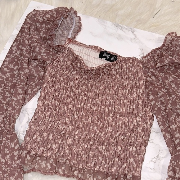 Die & More size small dusty rose floral smocked boho top - Picture 5 of 7